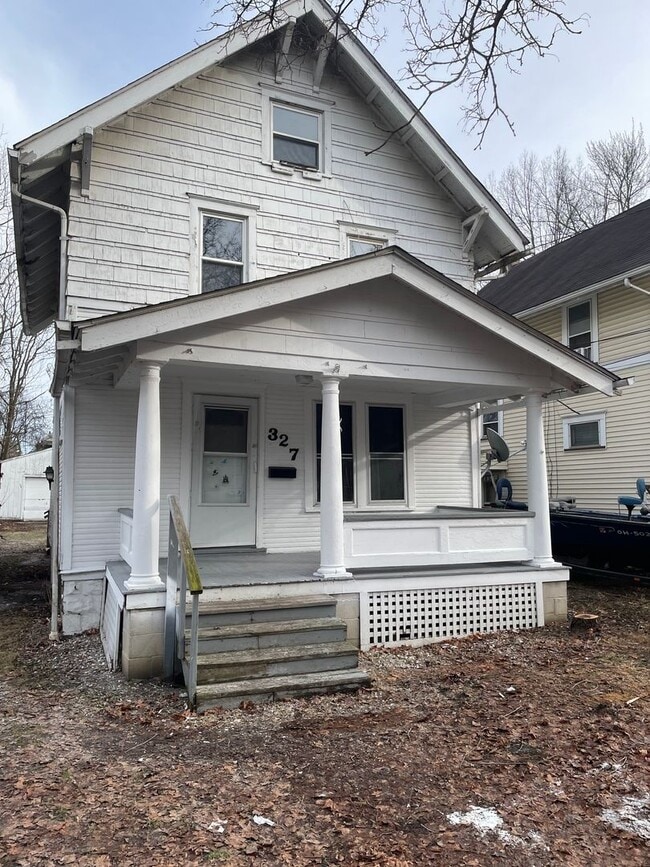 Building Photo - Akron 3 Bedroom Single Family Home + Garage
