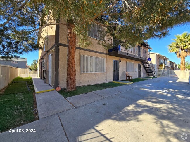 Building Photo - 4765 Thunderbolt Ave Unit 1 Rental