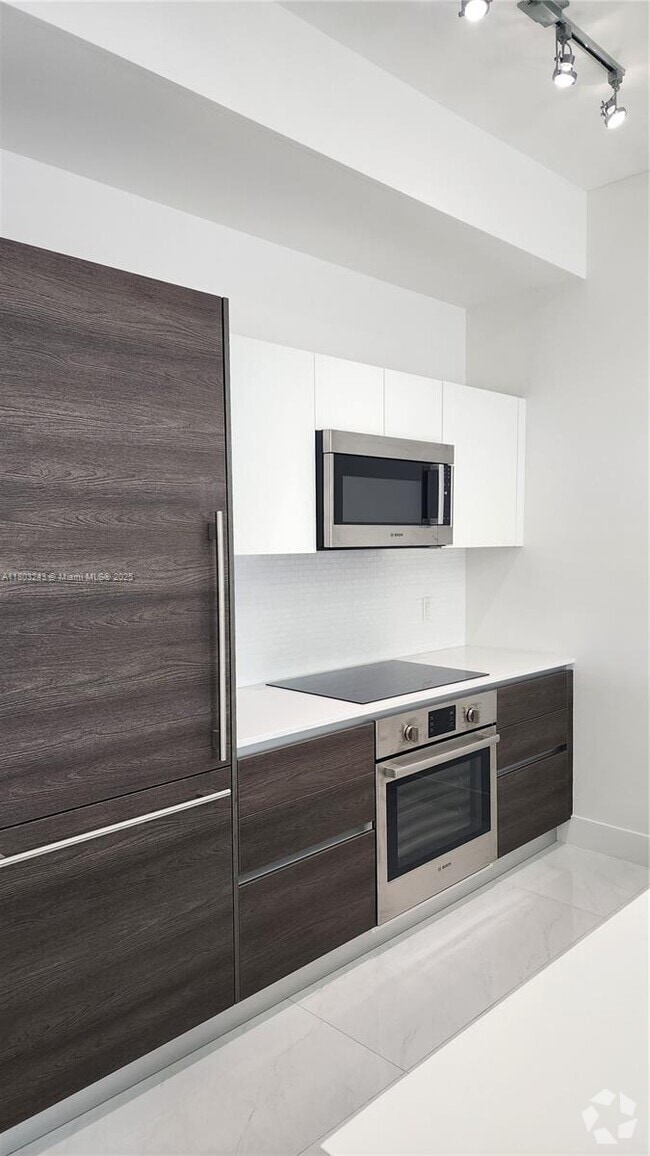 Building Photo - 301 Altara Ave Unit 424 Rental