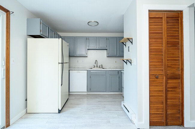 Photo - 252 Harrisville Rd