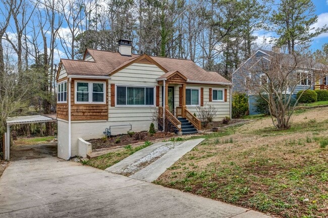 Photo - 1747 Parkhill Dr Casa