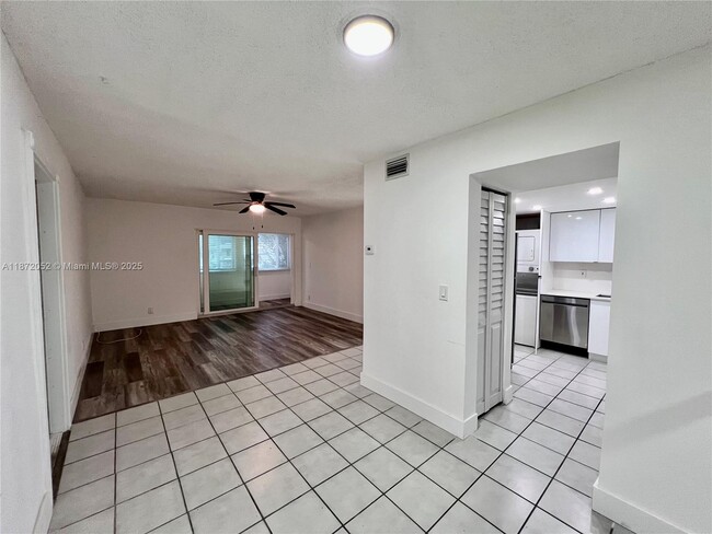 Photo - 805 SW 30th St Unit A