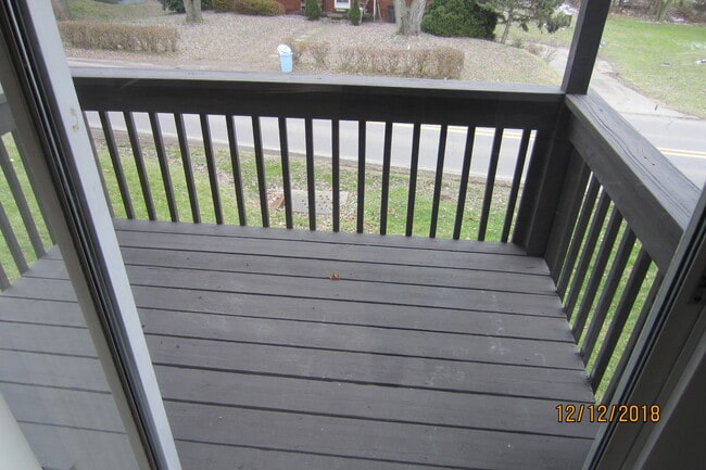 Deck - 301 Lee Rd Unit 3