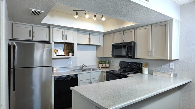 Building Photo - Ovation at Tempe