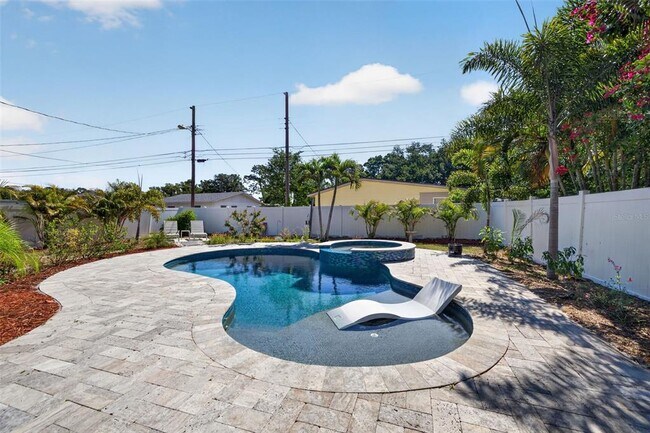 Photo - 3121 30th St N