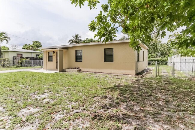 Photo - 1531 NW 12th Ct