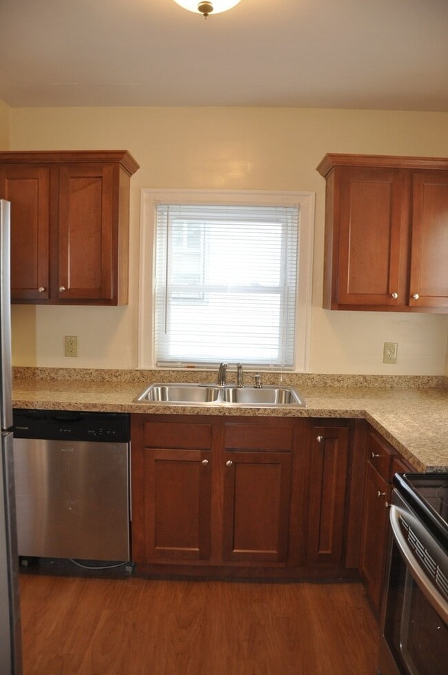 Photo - Pre-Leasing for Fall Semester 2026 - Walk ...