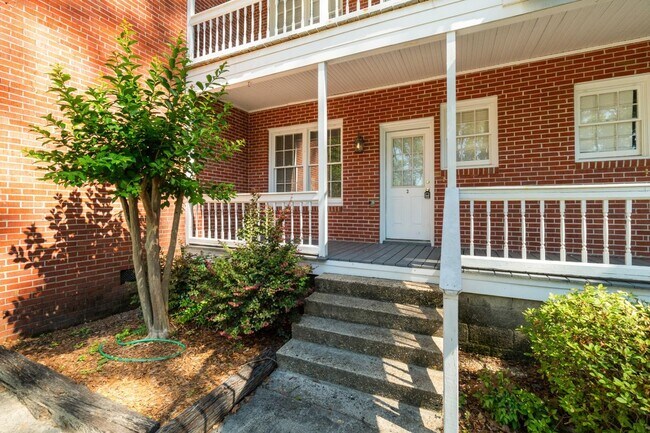 Photo - 720 Broad St Unidad 2