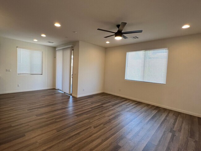 Photo - 311 Andamento Pl