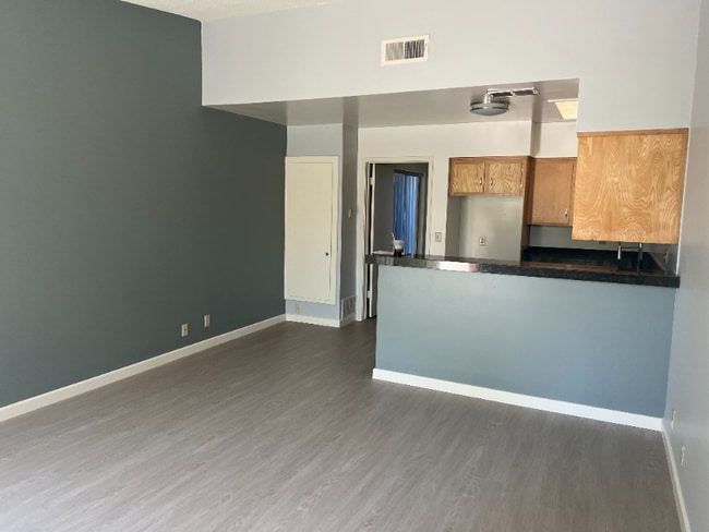 Photo - 660 W Bonita Ave Unidad 33J