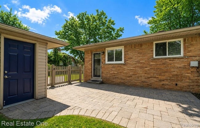 Photo - 290 Winry Dr