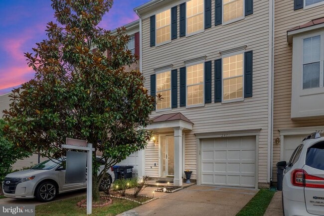 Photo - 2471 Clover Field Cir Townhome