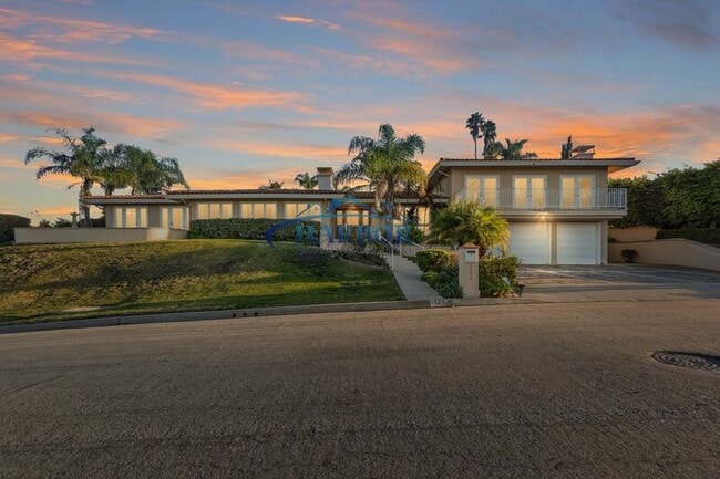 Building Photo - 1504 Vía Margarita