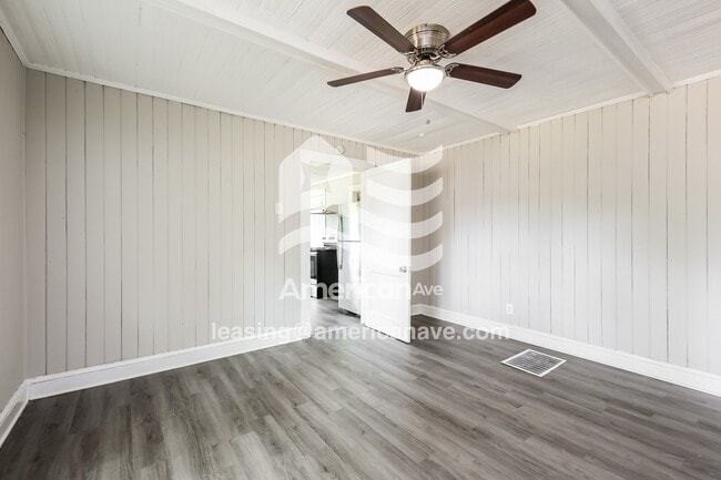 Photo - 137 Cannon Rd