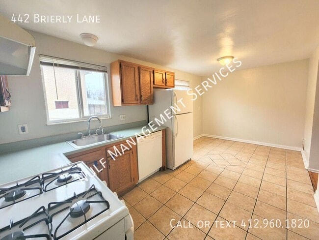 Building Photo - 442 Brierly Ln