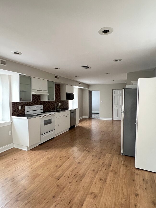 3030 Butler Pike Unit 1st Floor