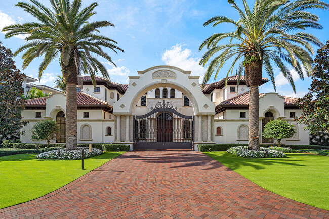 Building Photo - 2055 Royal Palm Way Rental