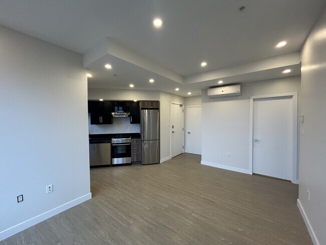 Photo - 5633-P5633 Fenwick St Unit PH101