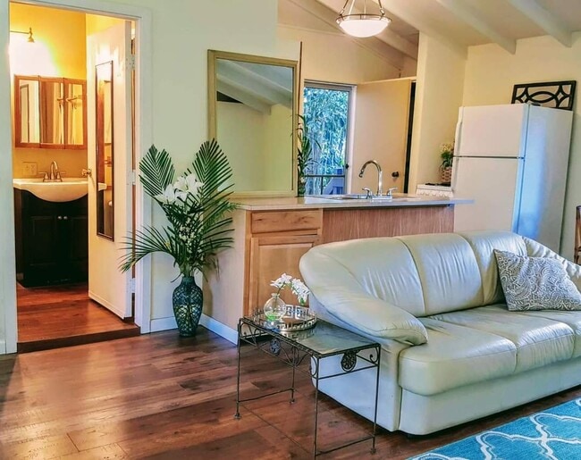 Photo - 1120 Maohu St Unit B