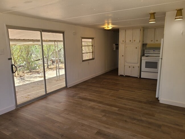 Building Photo - $250 OFF 1ST MONTHS RENT! Beautiful Studio... Rental