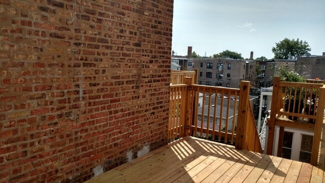Photo - Sun Drenched Quiet Top Floor Unit 2633-3