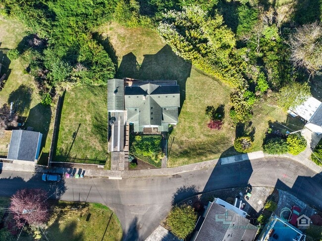 Photo - 3088 Harrison Ave Unit Upper  B - RUBS