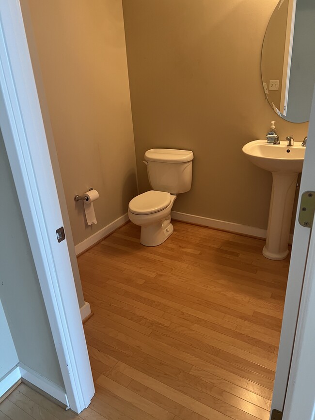 Photo - 3338 Peachtree Rd NE Unidad 3545