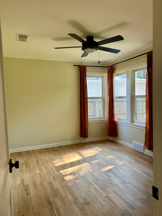 Photo - 1631 N Garland Ave