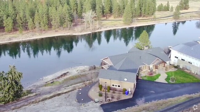 Building Photo - Arborview on the River Rental