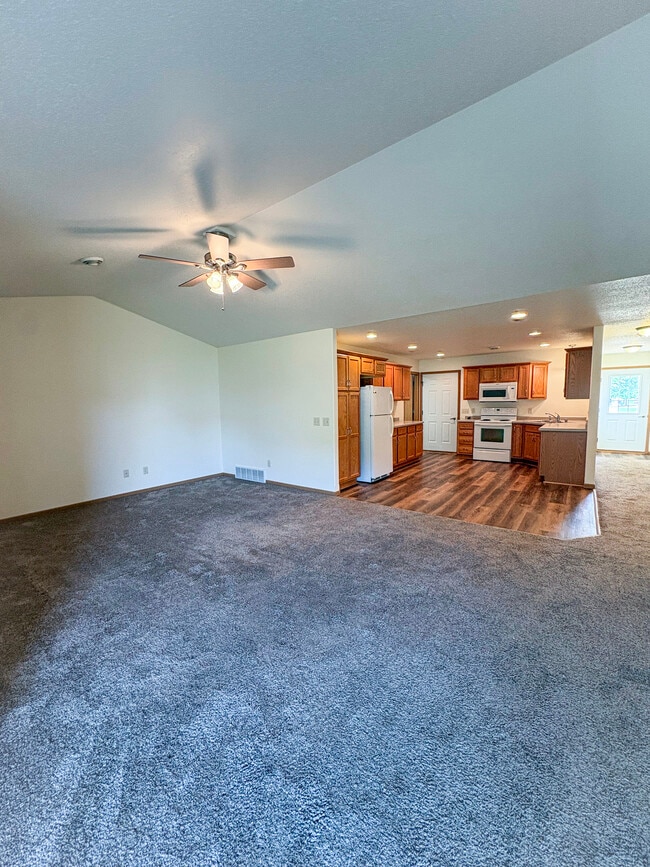 Photo - 1012 W Shorewood Dr
