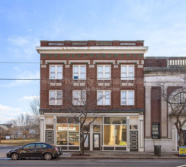 Building Photo - 1124 Hull St Unit Apt D