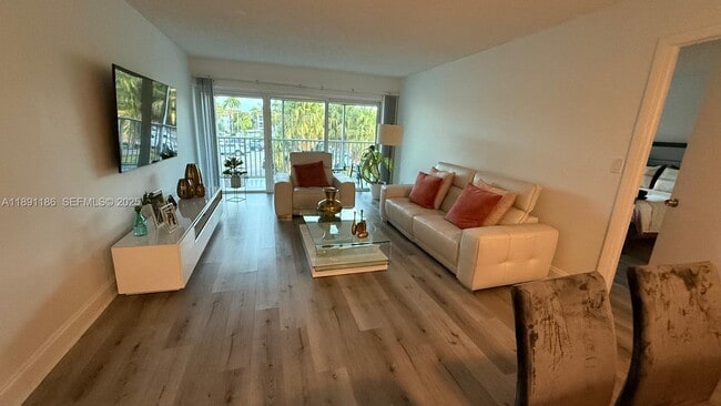 Photo - 140 Lakeview Dr Unit 208