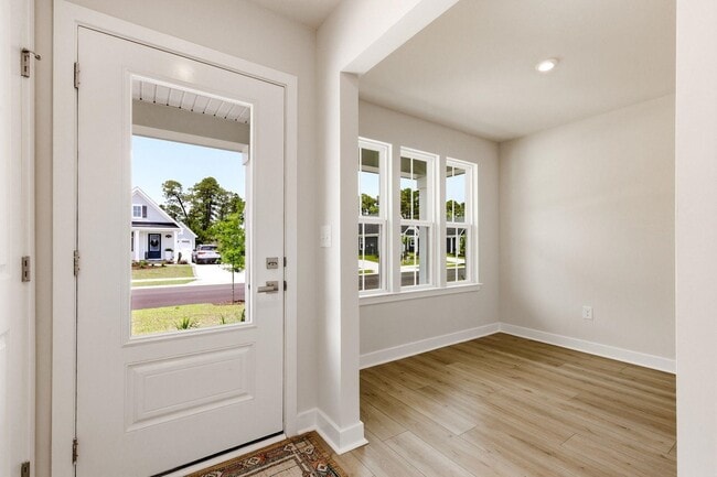 Photo - 2748 Rowyn St