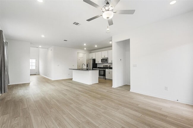 Photo - 701 Unakite Trl