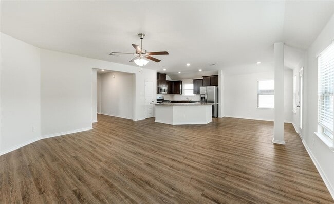 Photo - 716 Bluebird Way