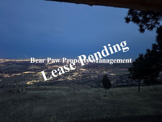 Building Photo - Views for Miles!!