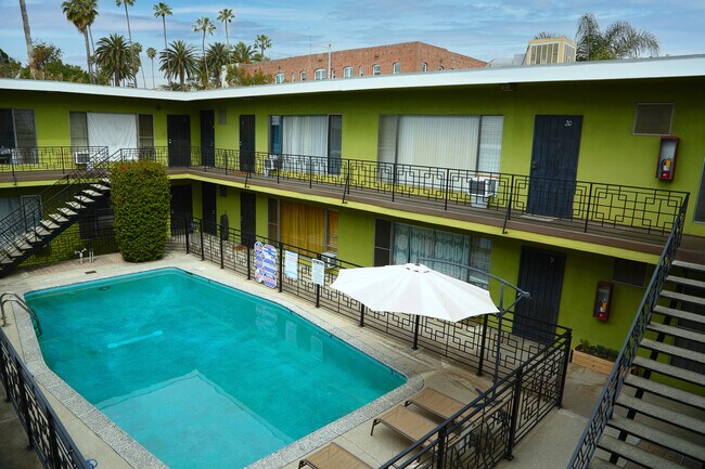 Photo - Tropicanyon Apartments