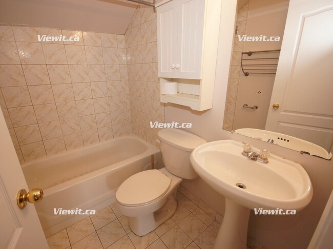 Photo - 63 Winchester St Unité 4