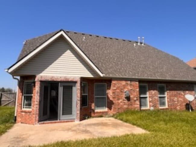Photo - Spacious 4 Bedroom Home in Centerton