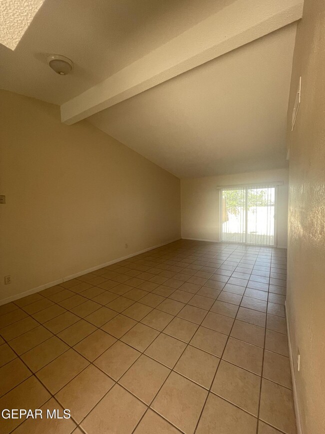 Photo - 815 Silvestre Rd