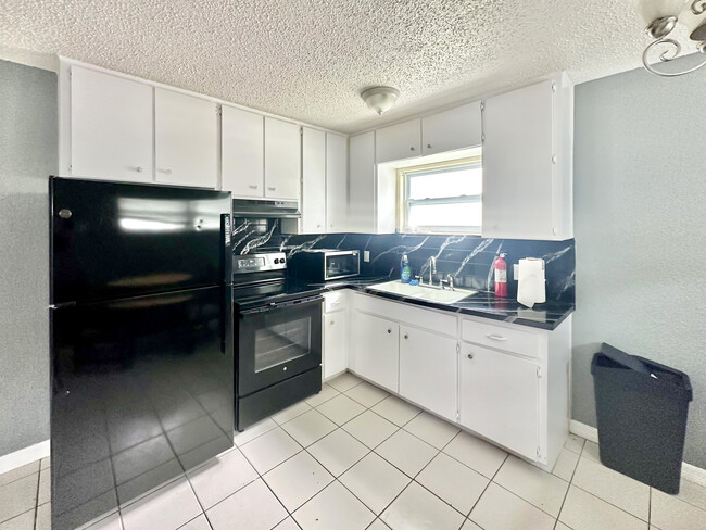 Photo - 5839 Sun Glo Ave