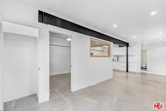 Building Photo - 2462 N Gower St Rental