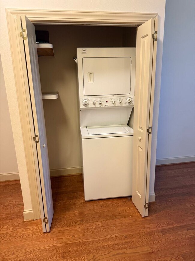 Photo - 705 Maple St Unidad F-206