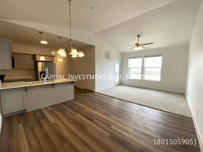 Photo - 947 W Coral Charm Wy