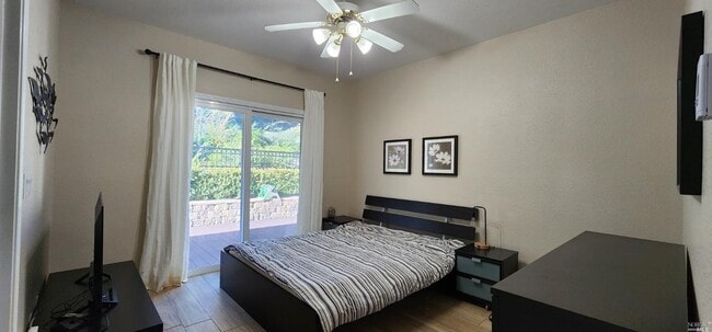 Photo - 406 Endberg Dr