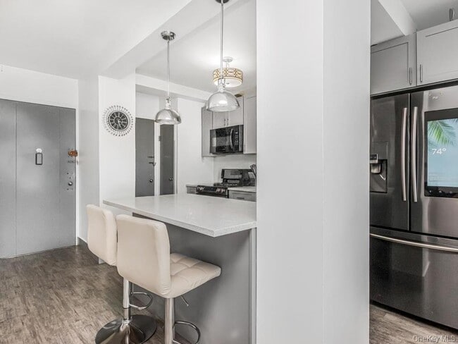 Photo - 9 Fordham Hill Oval Unit 11C