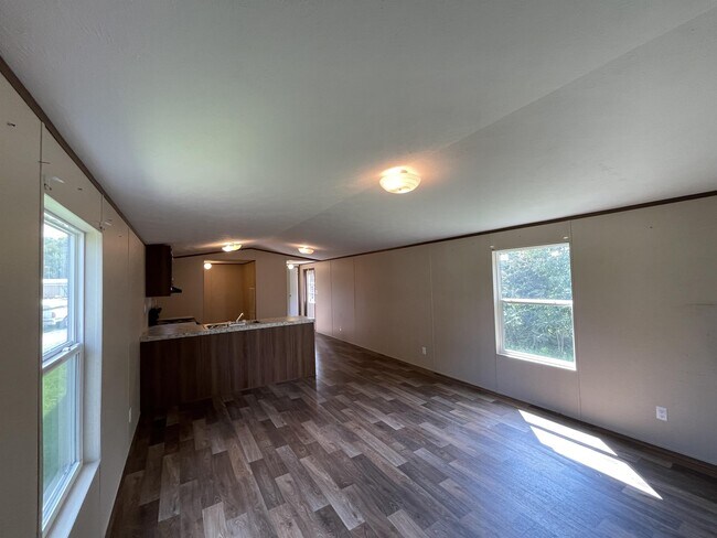 Photo - 526 W Walters Blvd