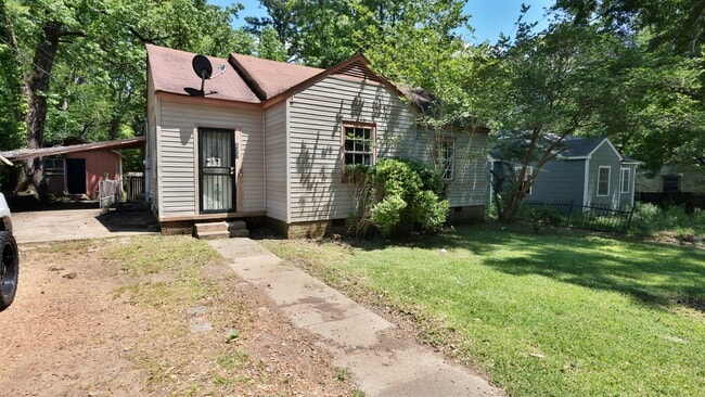 Building Photo - 127 Barbara Ave