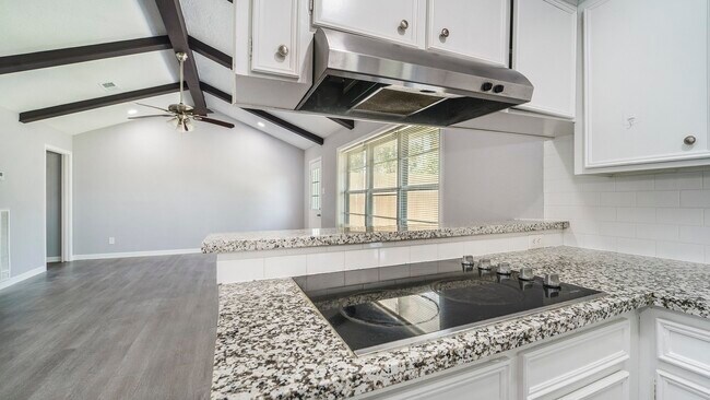 Photo - 3008 Columbia St