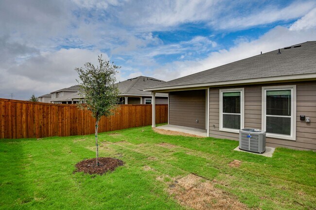Photo - AVAILABLE NOW! GORGEOUS 3 BEDROOM DUPLEX LOCATED IN MIDLOTHIAN ISD!